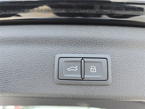 Used 2025 Audi Q3 2.0T Premium Plus w/ Premium Plus Package image 16