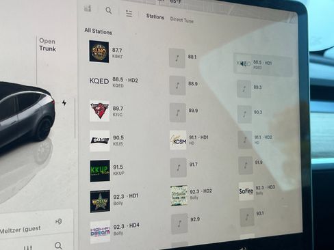 Used 2023 Tesla Model Y Performance image 18