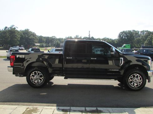 Used 2021 Ford F250 Lariat w/ Lariat Ultimate Package image 4