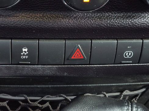 Used 2016 Jeep Wrangler Unlimited Sahara w/ Connectivity Group image 26