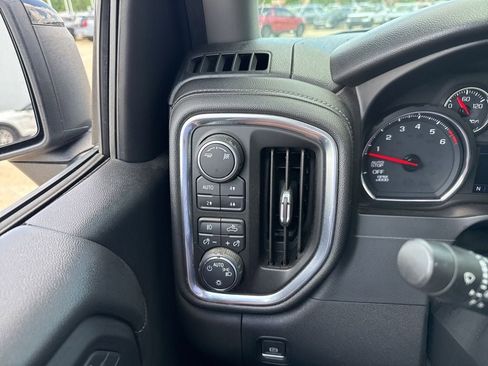 Used 2019 Chevrolet Silverado 1500 LT Trail Boss AWD/4WD image 8