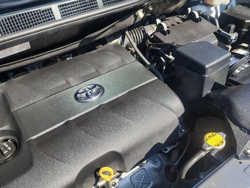 Used 2013 Toyota Sienna SE FWD image 14