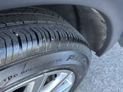 Used 2021 Cadillac XT4 Premium Luxury image 34