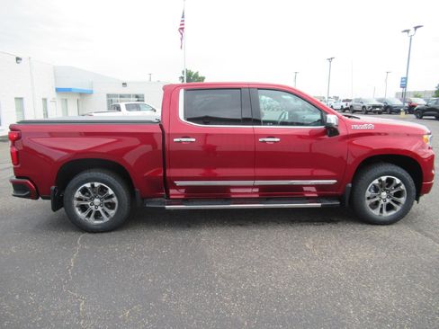 Certified 2023 Chevrolet Silverado 1500 High Country w/ Technology Package AWD/4WD image 4