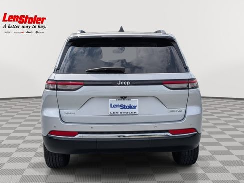 Used 2022 Jeep Grand Cherokee Limited image 4