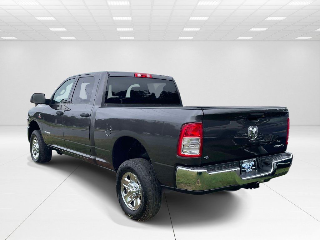 Used 2022 RAM 2500 Tradesman w/ Chrome Appearance Group AWD/4WD image 4