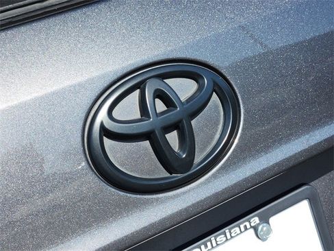 Certified 2023 Toyota Highlander L image 5