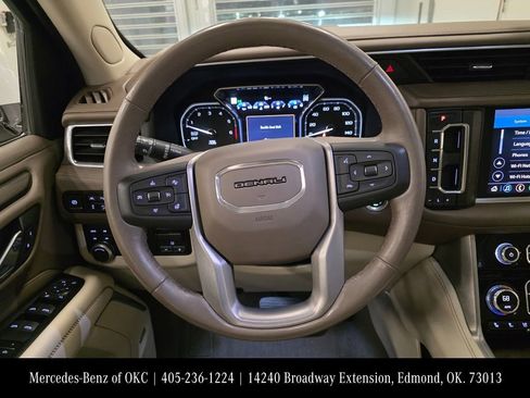 Used 2021 GMC Yukon Denali w/ Denali Premium Package image 10
