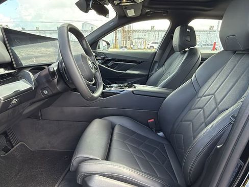 Used 2026 BMW 530i RWD image 10