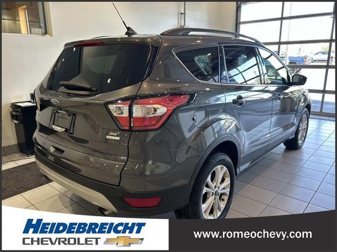 Used 2018 Ford Escape SE w/ SE Sync 3 Package FWD image 4
