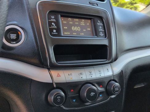 Used 2019 Dodge Journey SE FWD image 26