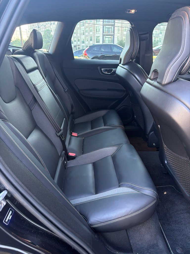 Used 2021 Volvo XC60 T5 R-Design w/ Protection Package Premier AWD/4WD image 13