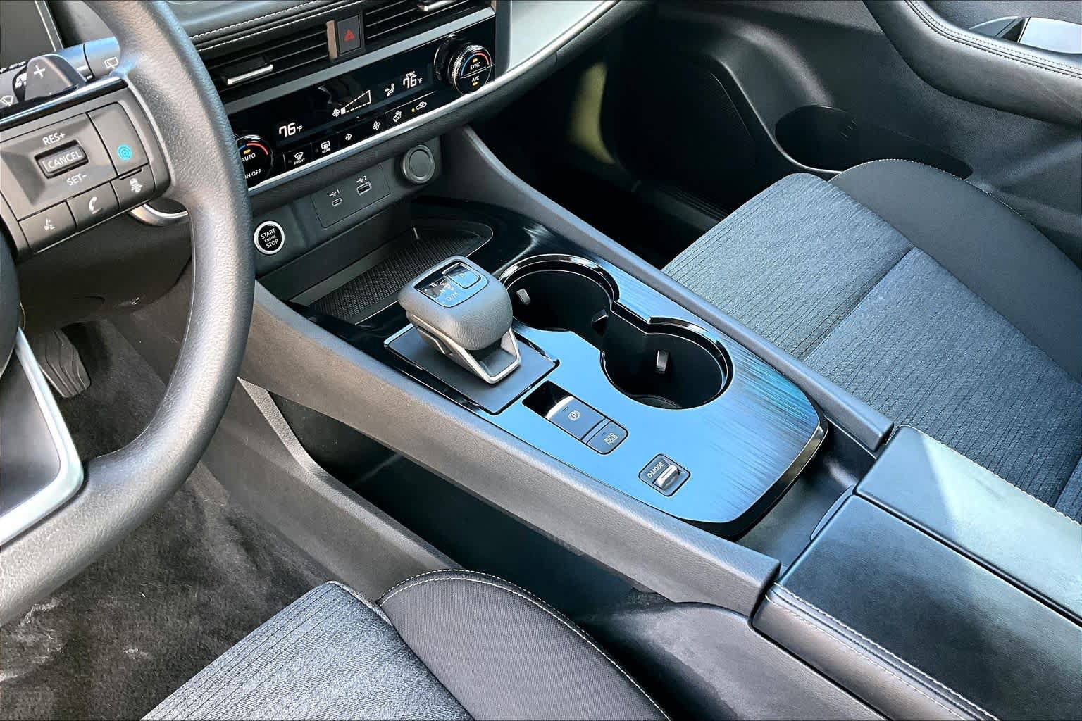 Certified 2023 Nissan Rogue SV FWD image 14