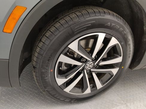 Used 2022 Volkswagen Tiguan S image 31