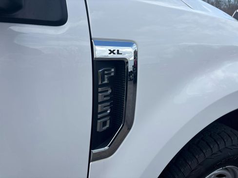 Used 2021 Ford F250 XL w/ Power Equipment Group RWD image 15