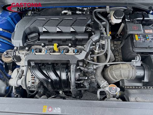 Used 2023 Hyundai Venue Limited FWD image 39