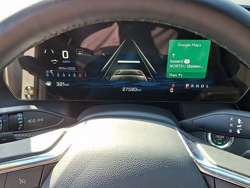 Used 2025 Chevrolet Equinox LT FWD image 13