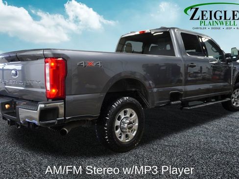 Used 2024 Ford F250 XLT image 3