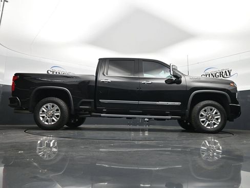 Used 2024 Chevrolet Silverado 2500 High Country w/ High Country Premium Package AWD/4WD image 29