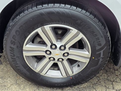 Used 2017 Chevrolet Traverse LT image 14