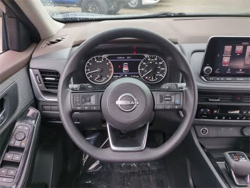 Used 2023 Nissan Rogue SV image 23