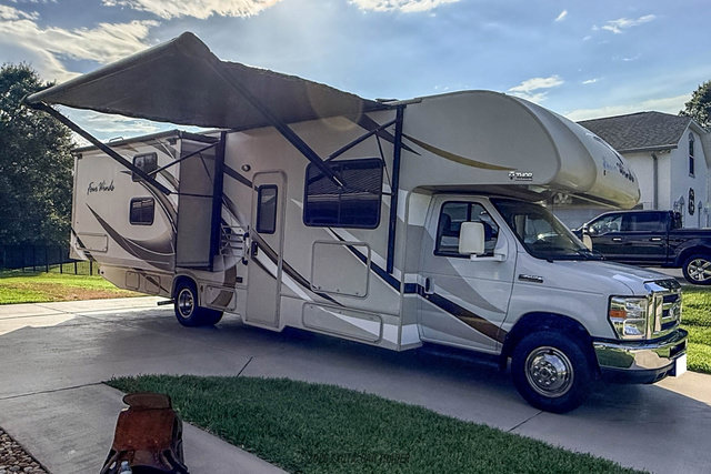 Used 2017 Ford E-450 and Econoline 450 Super Duty w/ Motorhome Prep Package RWD image 15
