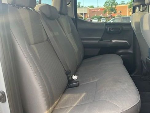 Used 2020 Toyota Tacoma SR5 AWD/4WD image 36