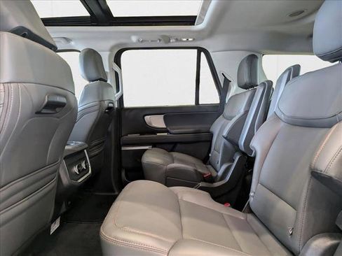 New 2025 Ford Expedition Active image 15