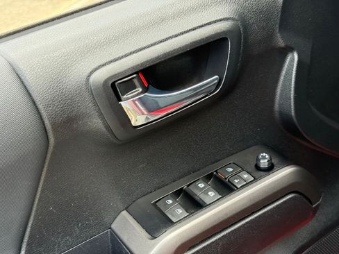 Used 2023 Toyota Tacoma TRD Sport w/ Technology Package AWD/4WD image 20