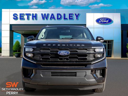 New 2025 Ford Expedition Active image 2