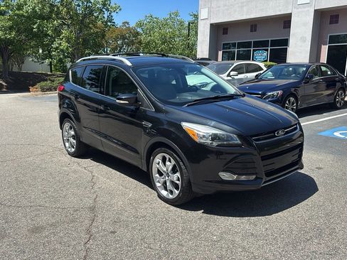 Used 2015 Ford Escape Titanium w/ Equipment Group 301A FWD image 3