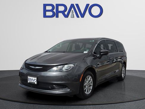 Used 2023 Chrysler Voyager LX FWD image 1