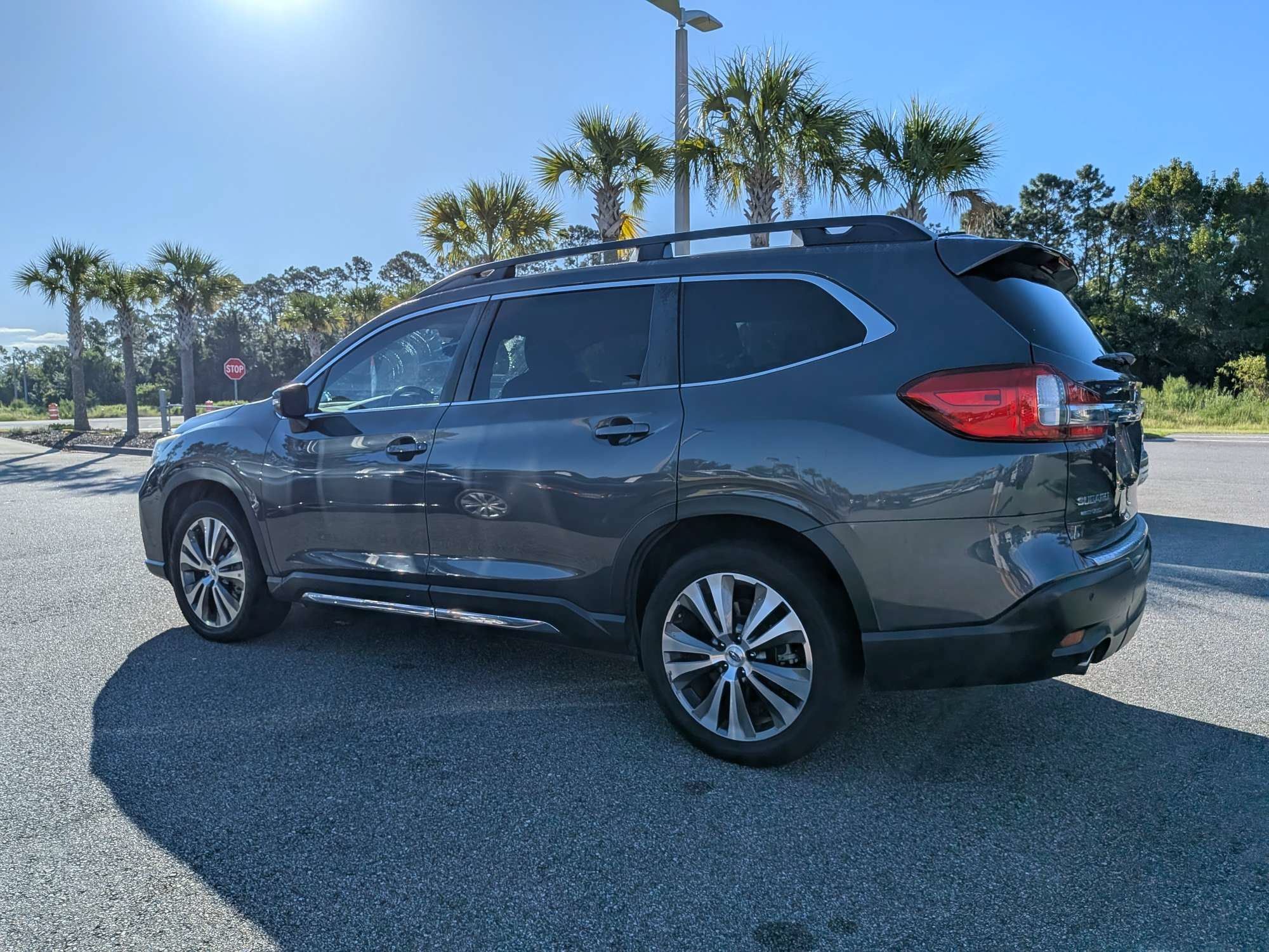 Used 2022 Subaru Ascent Limited w/ Technology Package AWD/4WD image 6