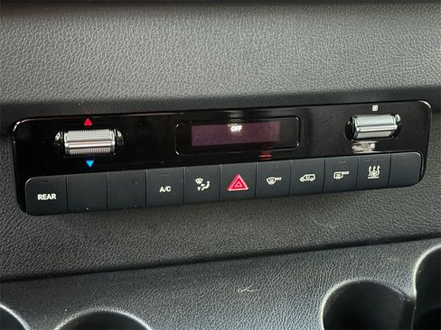 Used 2019 Mercedes-Benz Sprinter 2500 image 28