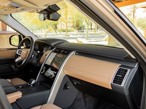 New 2025 Land Rover Discovery Metropolitan Edition image 29