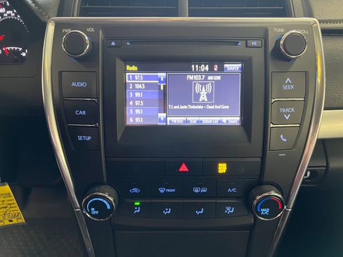 Used 2017 Toyota Camry SE FWD image 17
