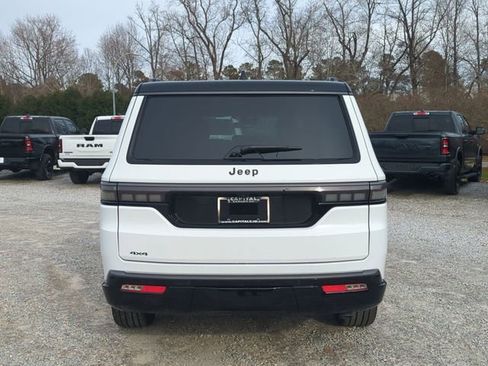 New 2026 Jeep Grand Wagoneer L Summit w/ Premium Group III image 4