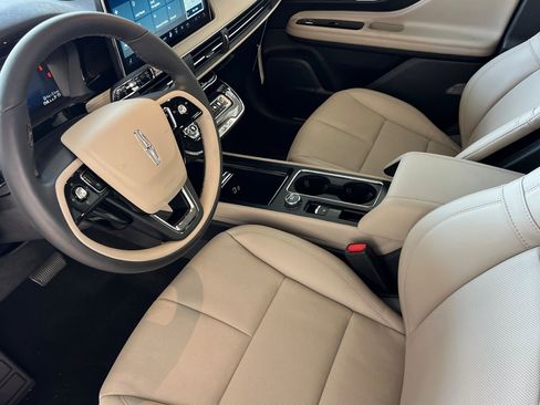 New 2025 Lincoln Corsair Grand Touring w/ Equipment Group 301A image 8