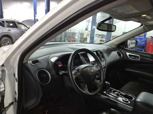 Used 2019 Nissan Pathfinder SL image 19