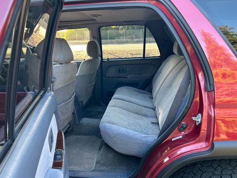 Used 1997 Toyota 4Runner SR5 AWD/4WD image 28