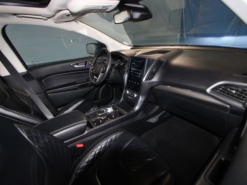 Used 2023 Ford Edge Titanium AWD/4WD image 24