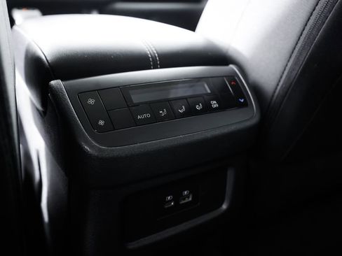 Used 2025 Nissan Pathfinder SV AWD/4WD image 20