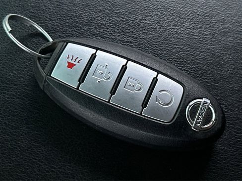 Used 2019 Nissan Titan Platinum Reserve image 33