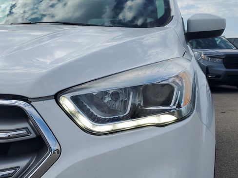 Used 2017 Ford Escape SE w/ Equipment Group 201A image 11