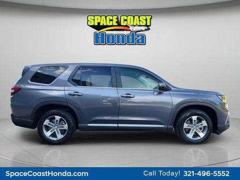 Certified 2024 Honda Pilot EX-L image 2