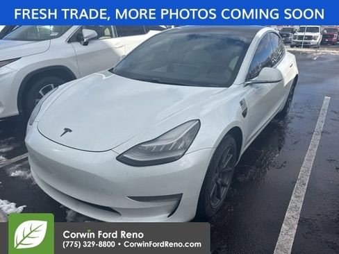 Used 2020 Tesla Model 3 Standard Range Plus image 3