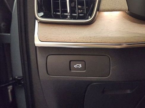 New 2025 Volvo XC90 B6 Core w/ Protection Package image 22