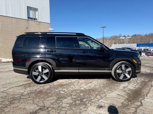 Used 2025 Hyundai Santa Fe Limited image 7