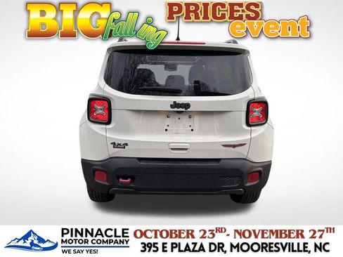 Used 2018 Jeep Renegade Trailhawk image 4