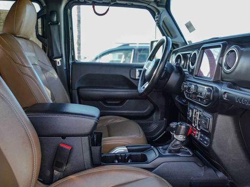 Used 2022 Jeep Wrangler Unlimited Rubicon w/ Xtreme Recon 35" Tire Package image 11